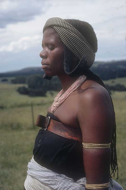 Young Mpondo woman