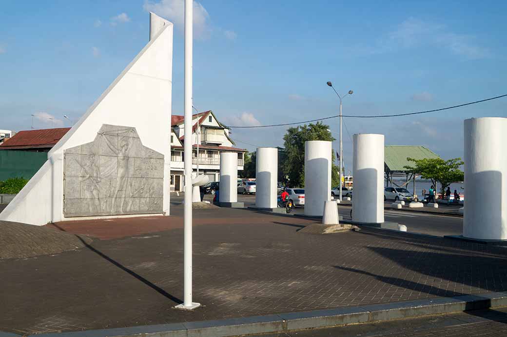 Revolution Memorial, Paramaribo