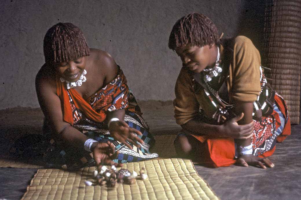 Throwing the Bones | Sangoma and iNyanga | Traditional healers ...