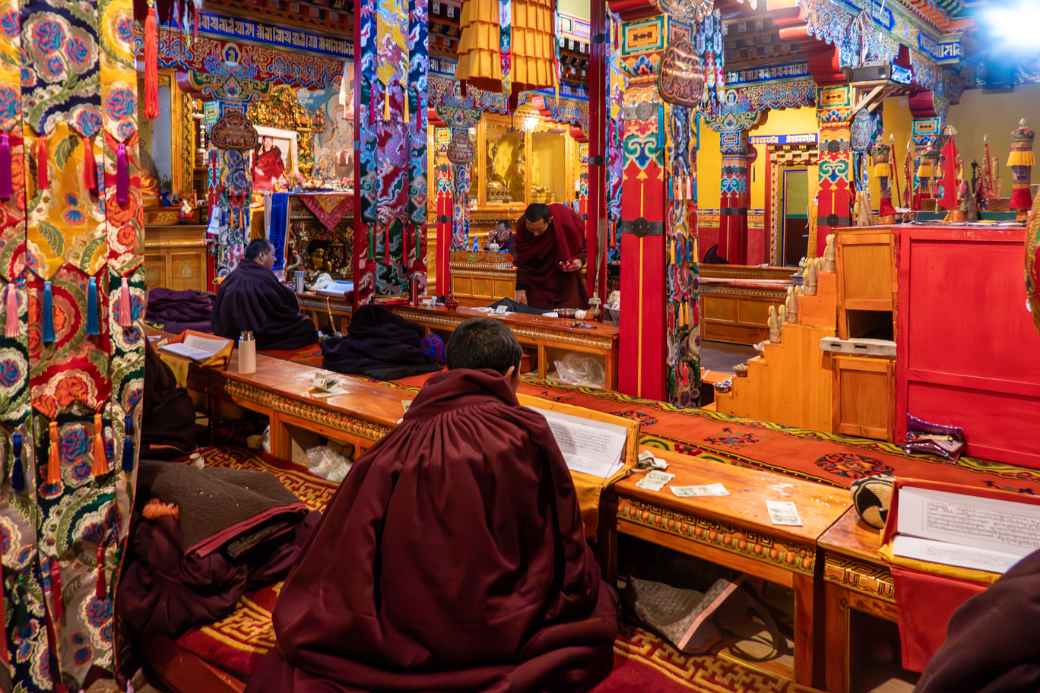 Morning prayers, Rongbuk Monastery