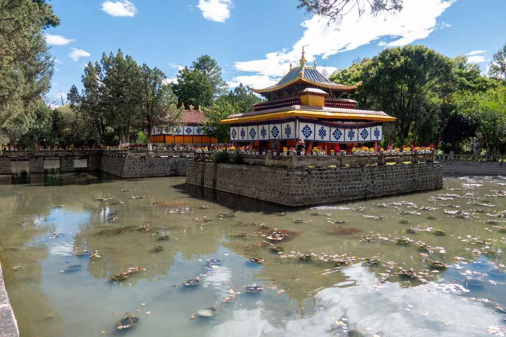 Lake Palace, Norbulingka