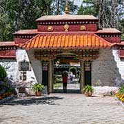 Gate, Chenset Palace, Norbulingka
