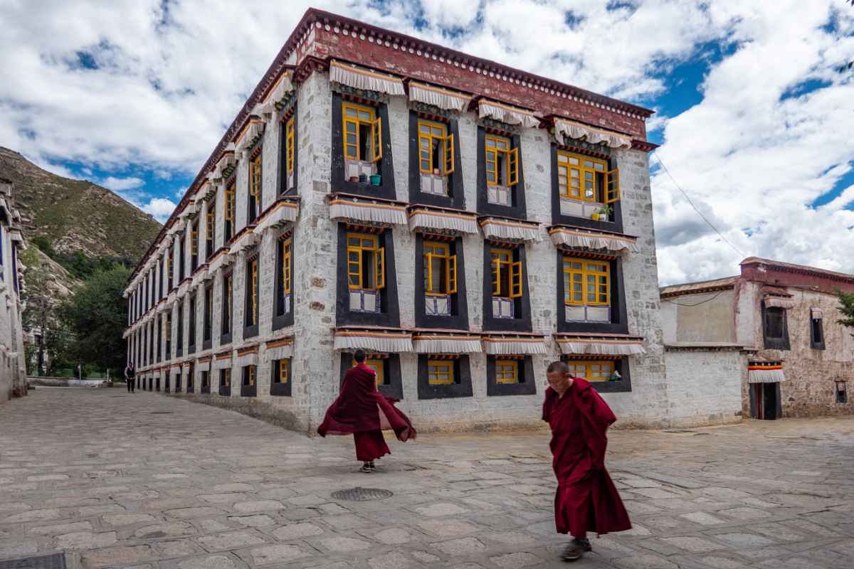 Buildings, Sera Monastery