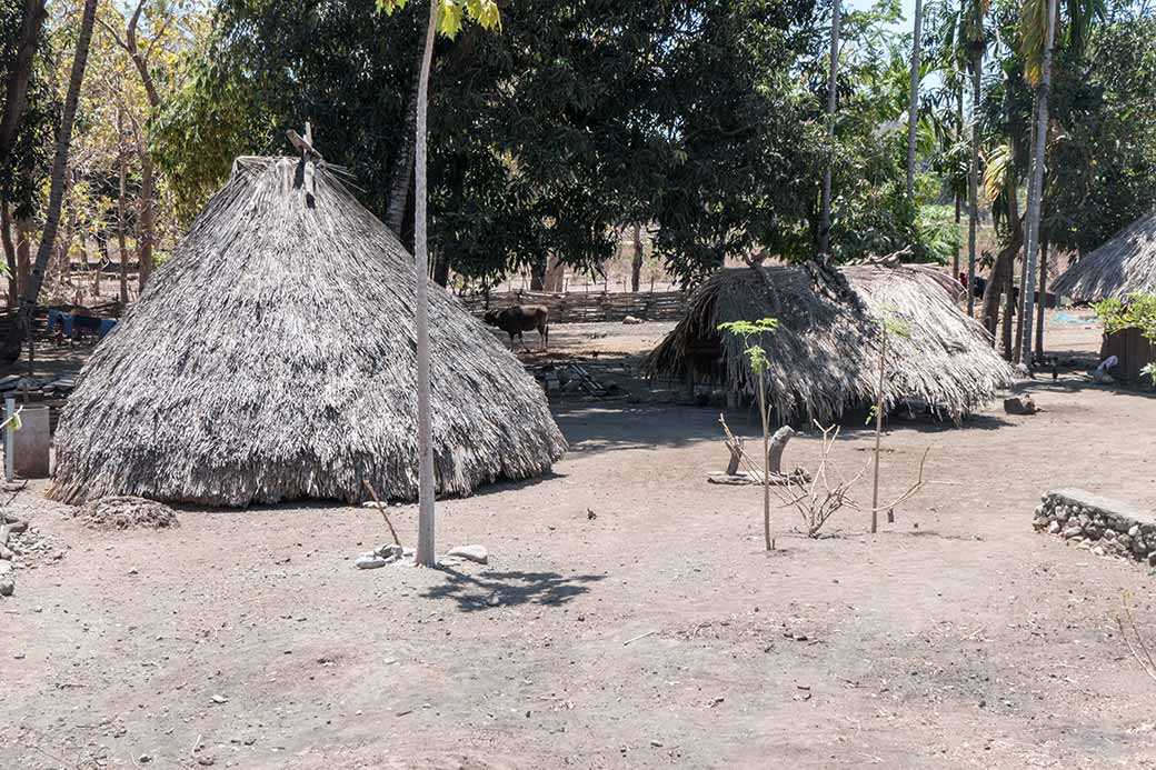 Traditional huts, Pante Macassar