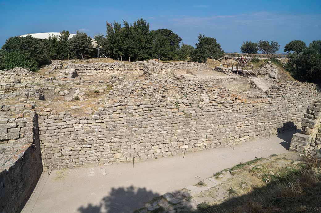 Walls of Troy 6