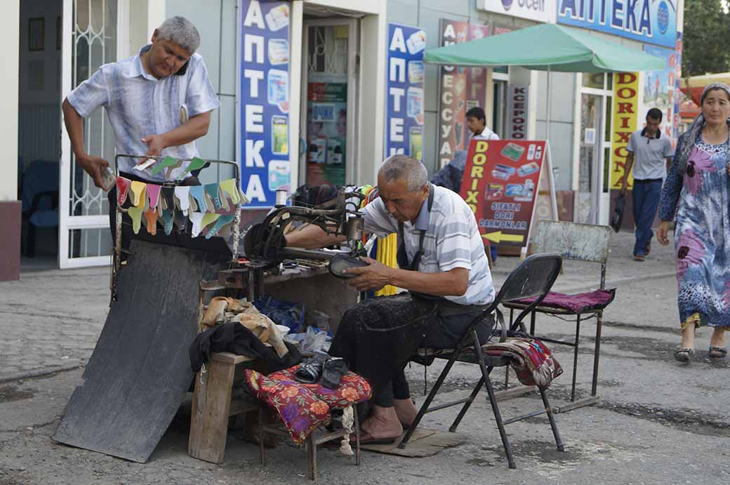 Shoe maker in Andijon