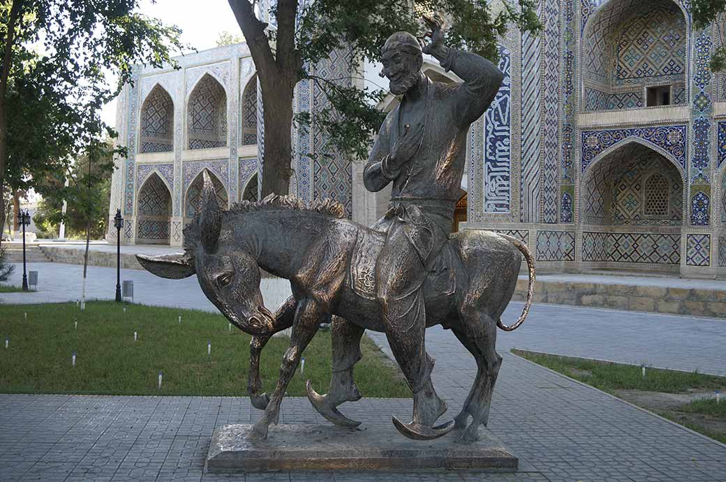 Hoja Nasruddin statue