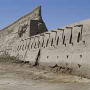 Shaybanid town walls