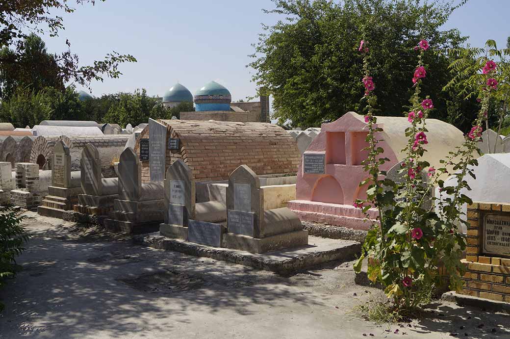 Tombs, Dakhma-i Shokhon