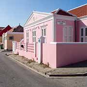 Colourful houses, Otrabanda